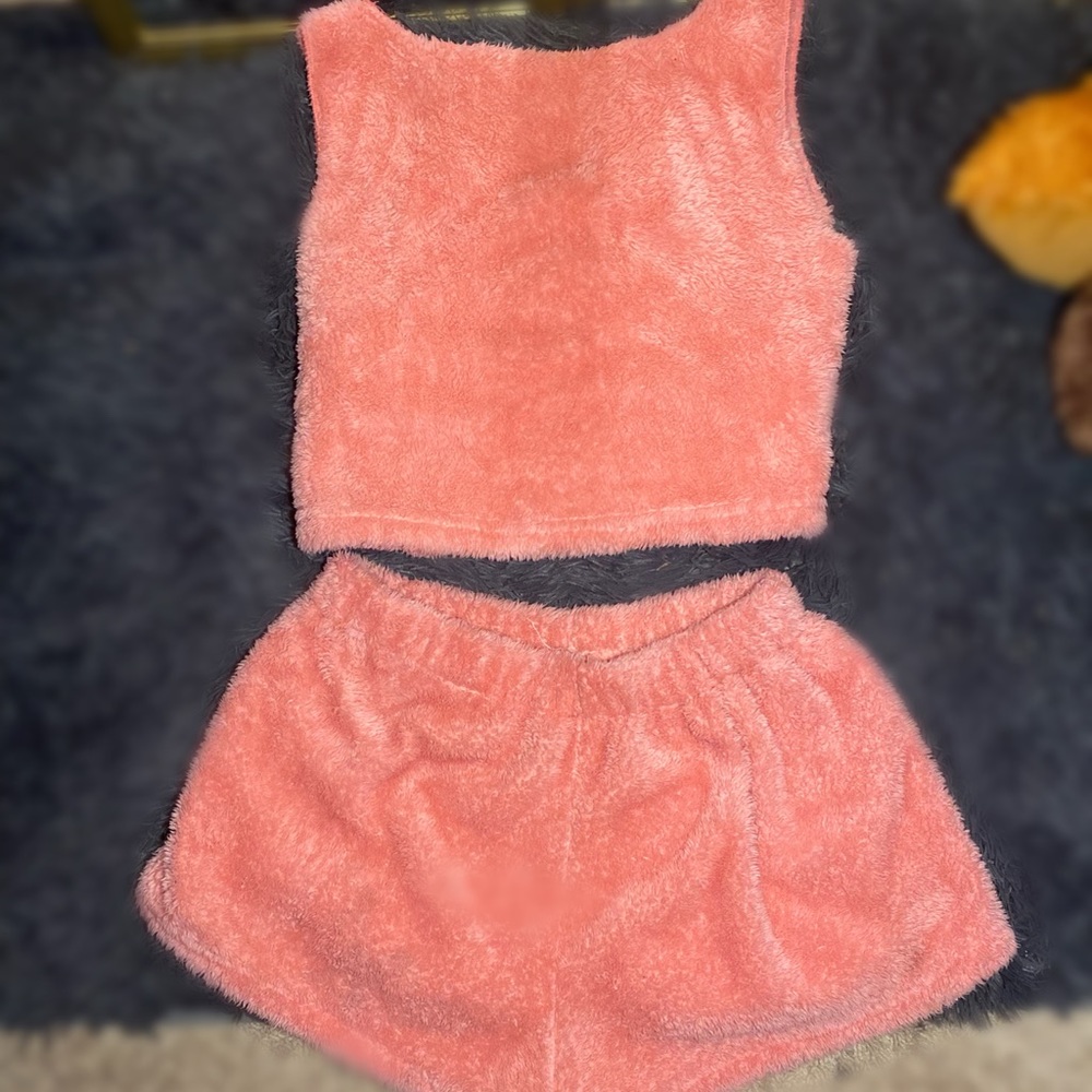 COMFY FAUX FUR SLEEP SET